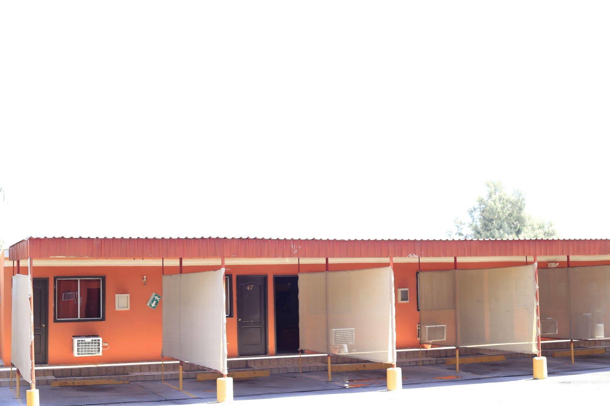 Motel Las Fuentes Mexicali Eksteriør bilde